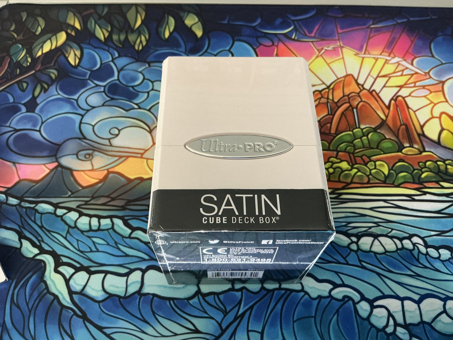 Ultrapro Satin Cube Deck Box (Arctic White)