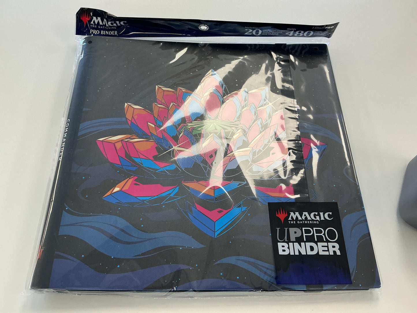 UltraPro Binder: Commander Masters Lotus